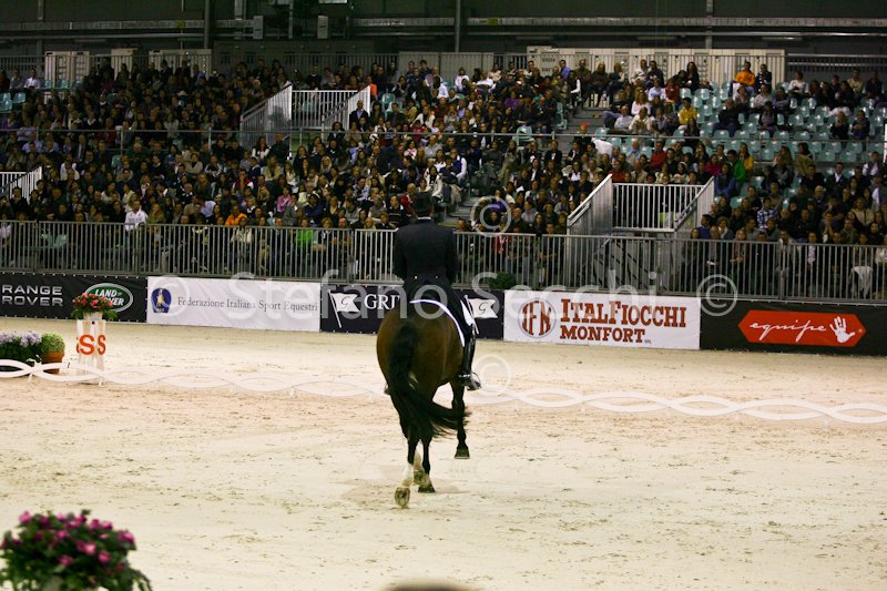 LAUGKS_MEGGLE\'S WELTTALL_MILANO_2011_SS2_3052.jpg